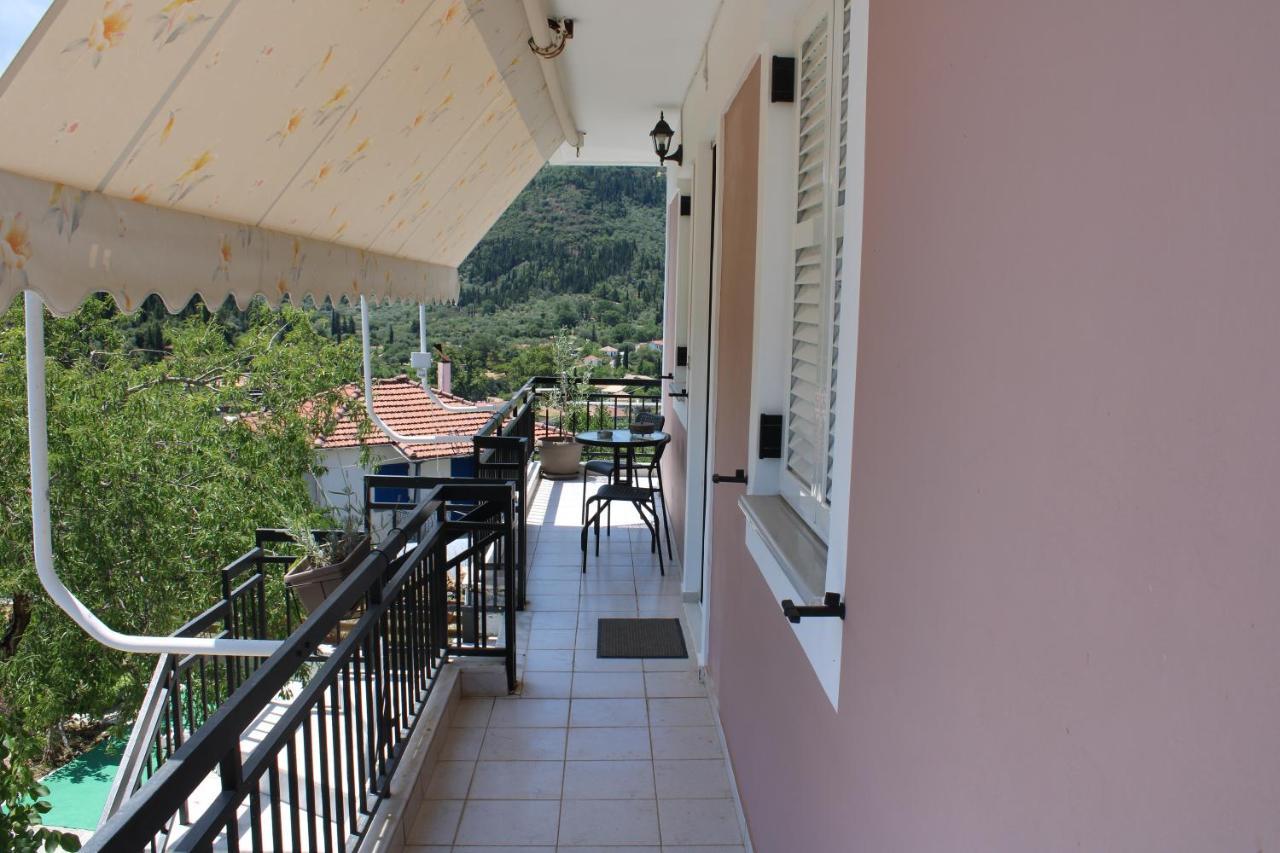 Casa Serena Asprogerakata Exterior foto